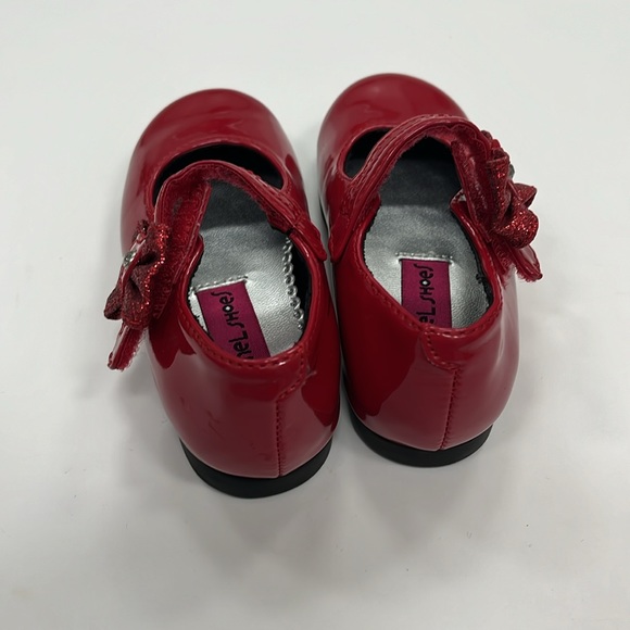Big girl fancy red shoes - Picture 5 of 11